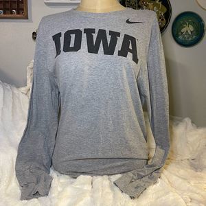 NIKE iowa long-sleeve t-shirt size: L athletic cut